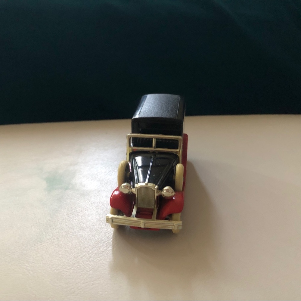 Budweiser Vintage Style Die-Cast Delivery Truck - Red & Cream 1979 Bundle 3 - Picture 8 of 11